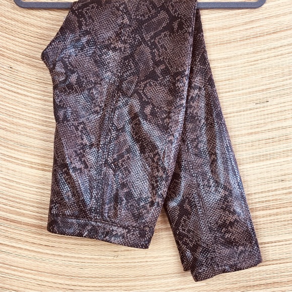 Free People Blank NYC Faux Leather Snakeskin Pull-On in Boomslang Legging Sz 26 - Picture 8 of 11